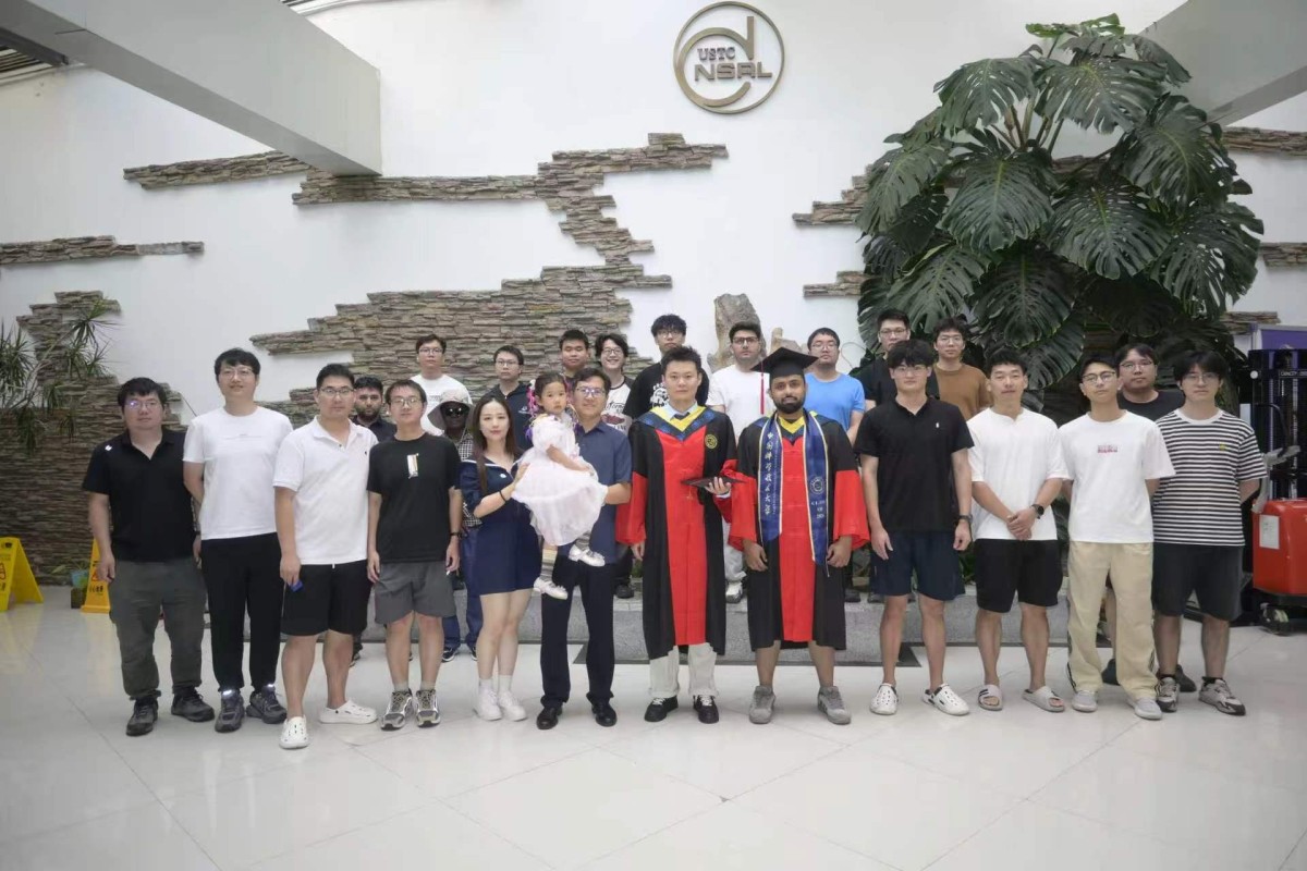 2026年毕业学生与课题组成员合影